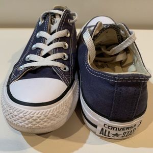 Converse All Star Low Tops Women’s 5.5/Men’s 3.5